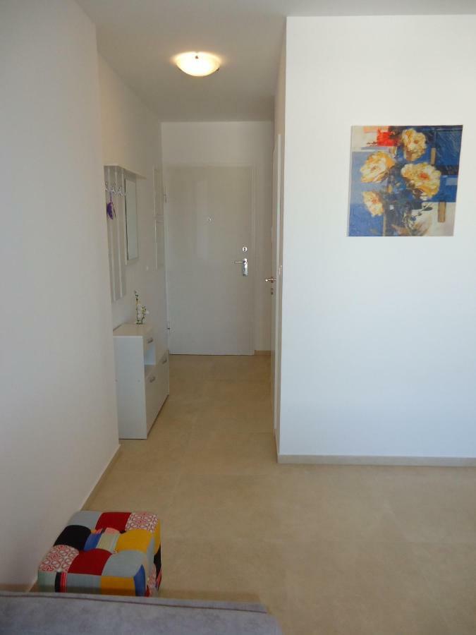 Apartment Pipe Malinska Exterior photo