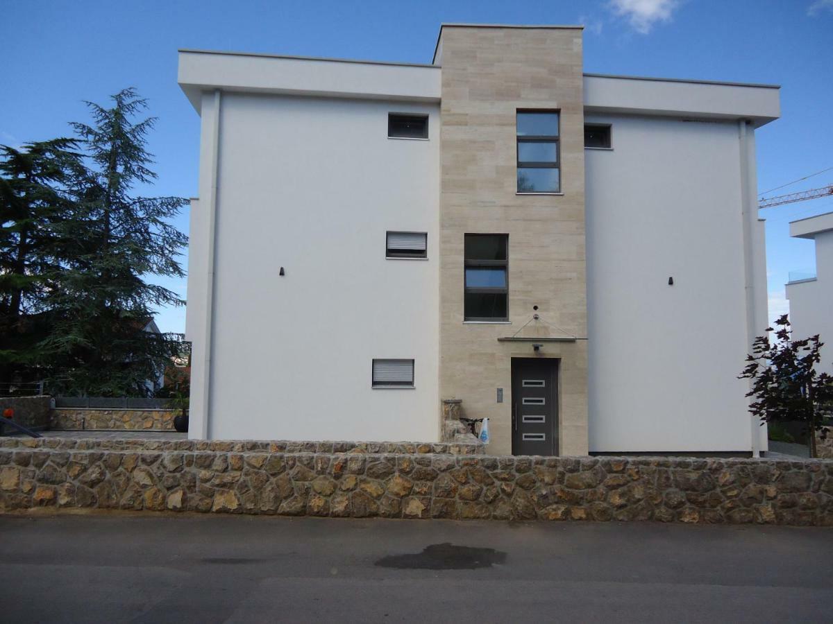 Apartment Pipe Malinska Exterior photo